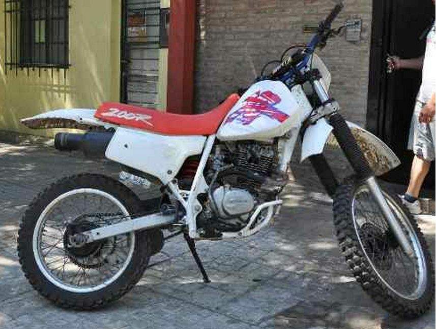 Honda XR 200R (1995-96) technical specifications